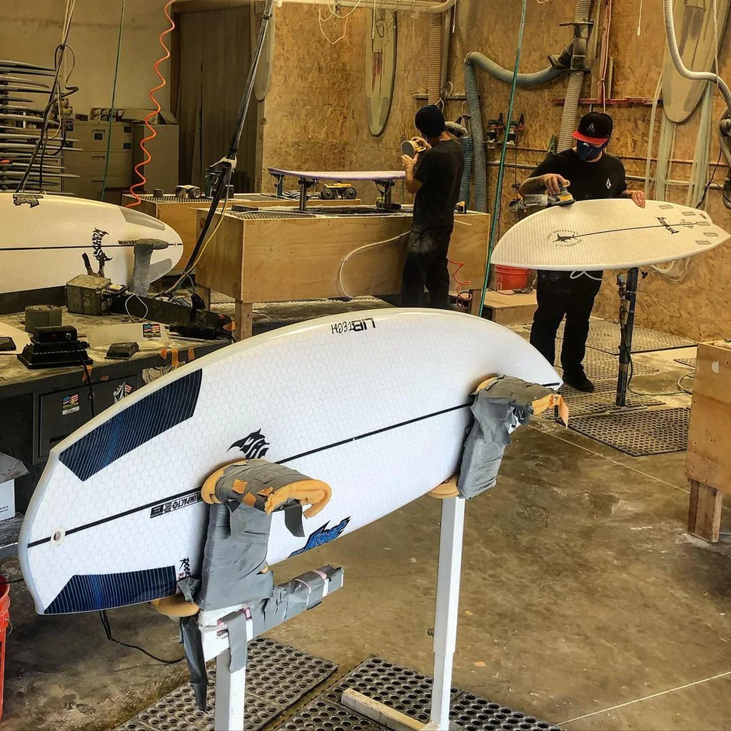 LIBTECH - LOST ROCKET REDUX 5'10 (FUTURE FINS COMPATIBLE)