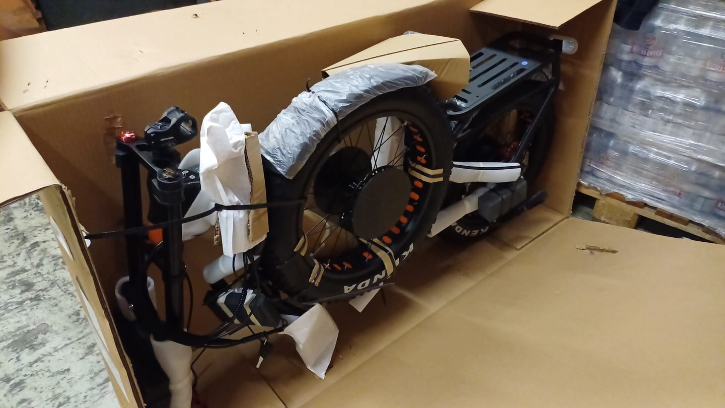 Lankeleisi RX800 Plus 1000W 20 Fatbike Vollgefedertes Elektrofahrrad 48V 20Ah Sams genannt.