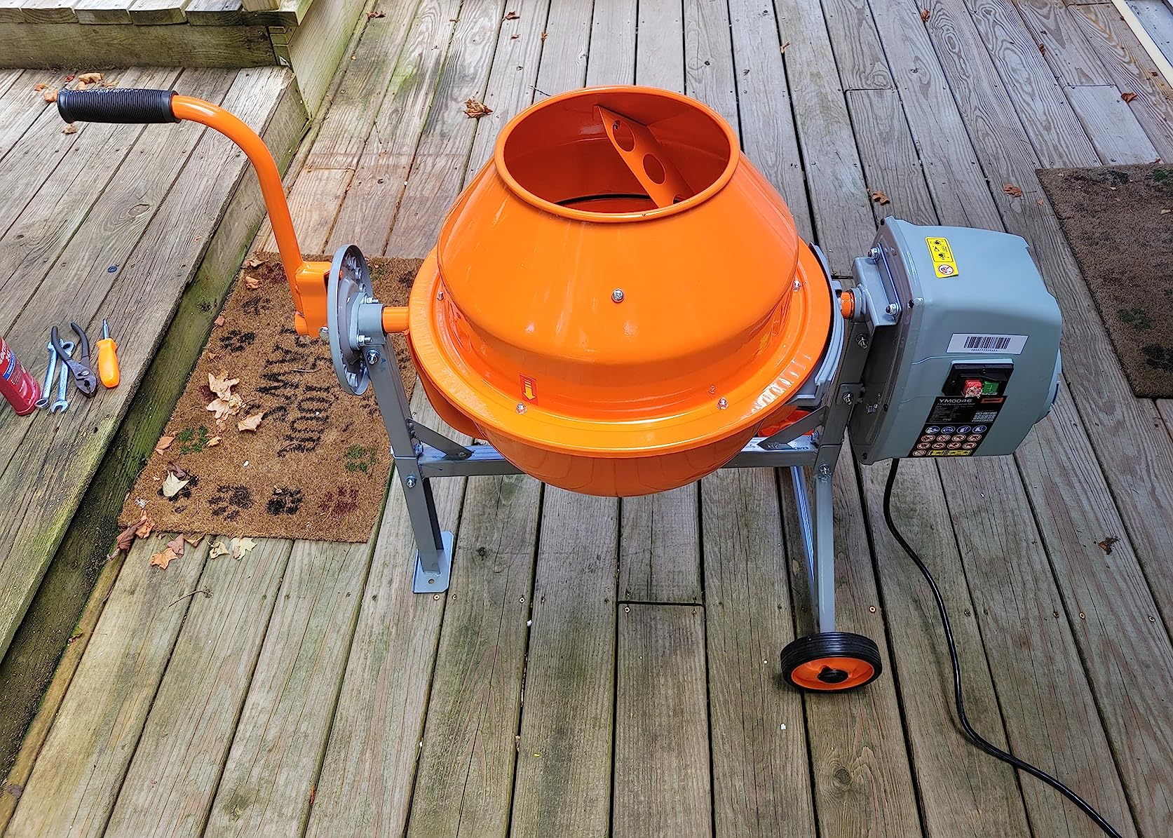 YARDMAX YM0115 4.0 Cu. Ft. Concrete Mixer.